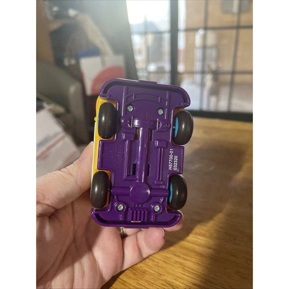 Battat Mini Wheeee-ls!  Mini Pull-Back School Bus - Yellow Bus Gus